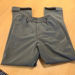 Patagonia men’s pants. Versatile and water resistant. Size small.